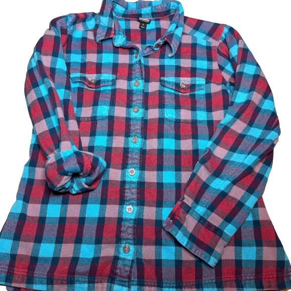 Patagonia Tops - Patagonia Flannel Womens Size 6 Blue Red Pink Plaid Flannel Organic Cotton